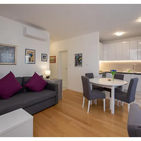 Apartment S'akvarel 5 - Private Garage *