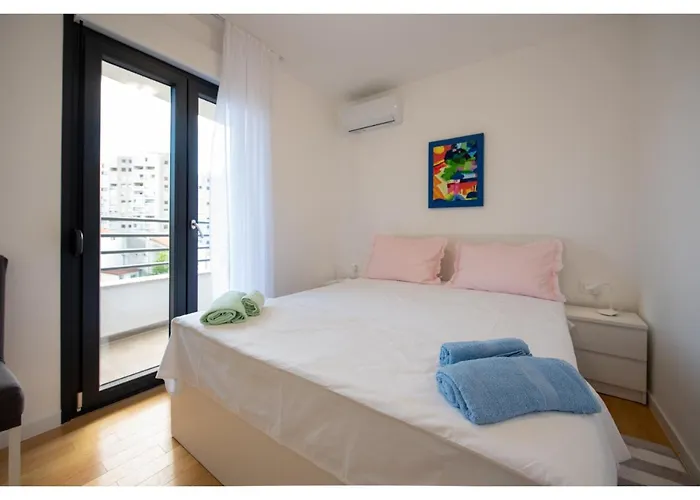 Apartment S'akvarel 5 - Private Garage