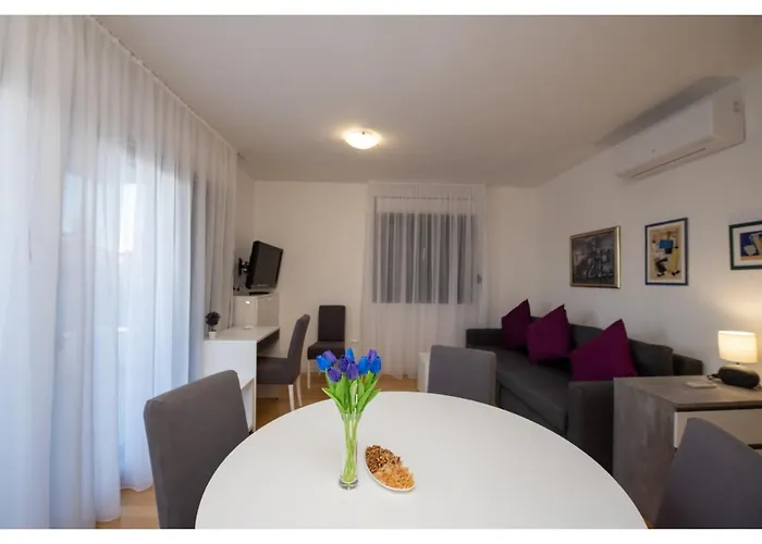 S'akvarel 5 - Private Garage *