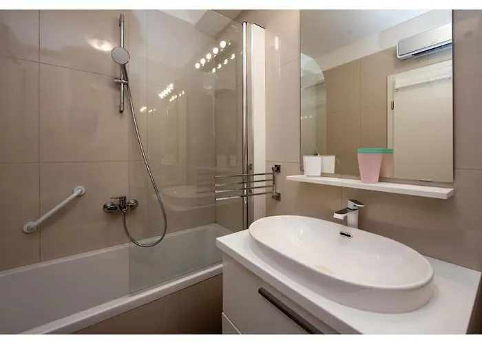 S'akvarel 5 - Private Garage Apartment *