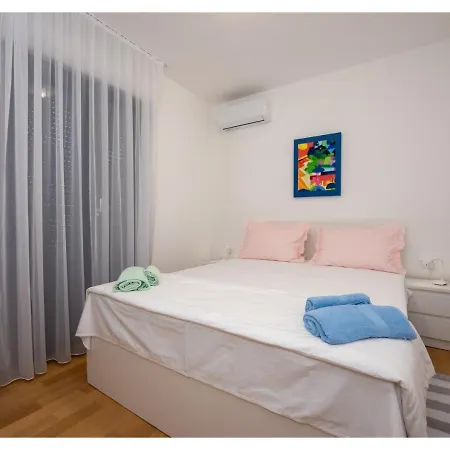 Lägenhet S'akvarel 5 - Private Garage *