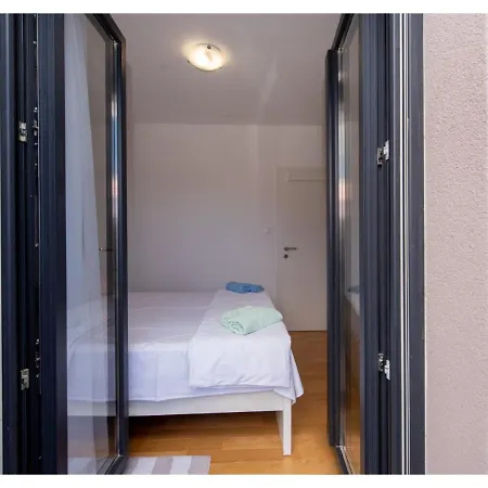 S'akvarel 5 - Private Garage Lägenhet