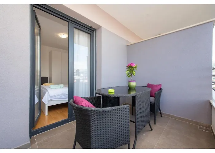 Lägenhet S'akvarel 5 - Private Garage *